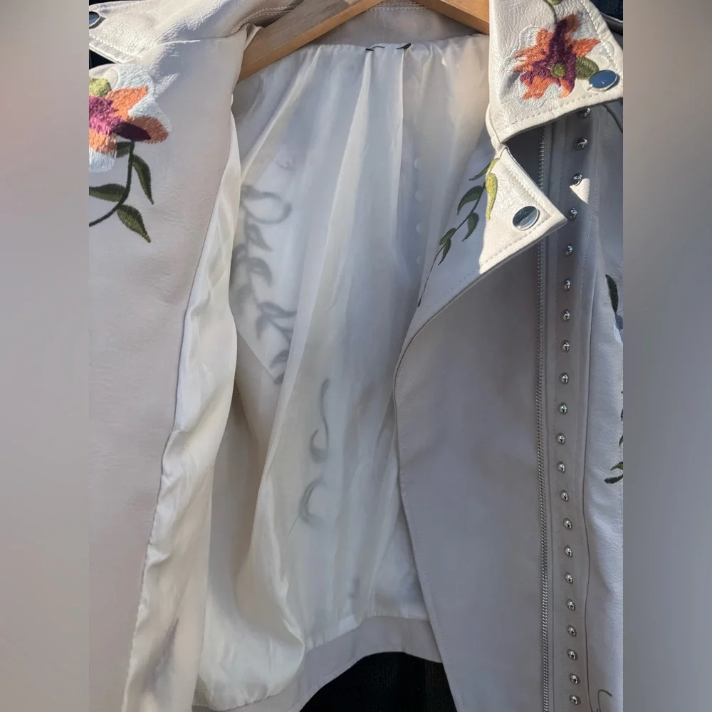 Boho Floral Embroidered Cream Biker Jacket Silver Studded Faux Leather  Size S - Picture 15 of 15